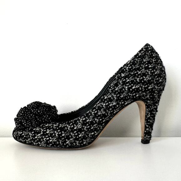 CHANEL Classic Tweed CC Camellia Flower Heel Pumps Black White IT 38.5 - Picture 3 of 10
